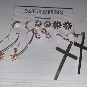 🎄NWT• Fashion Earrings - 6 pair